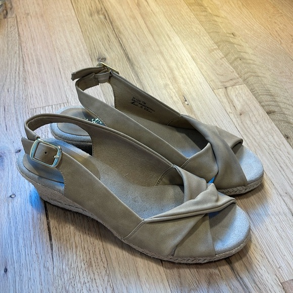 Easy Street Maureen Espadrille Wedge Sandals Women’s 7 - Picture 2 of 6